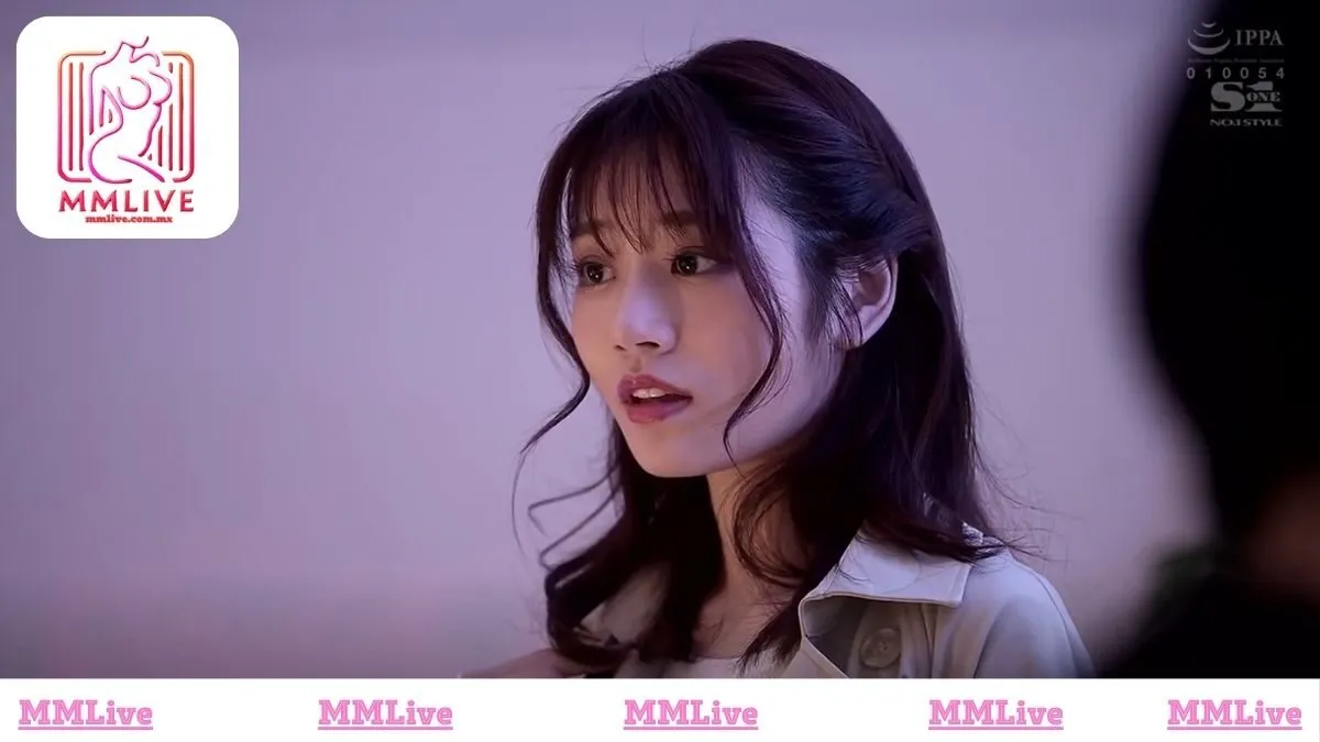 Vẻ đẹp đối lập đầy mê hoặc: Nét ngây thơ của một thiên thần và sức quyến rũ của một "nữ hoàng", tất cả hội tụ trong một con người.